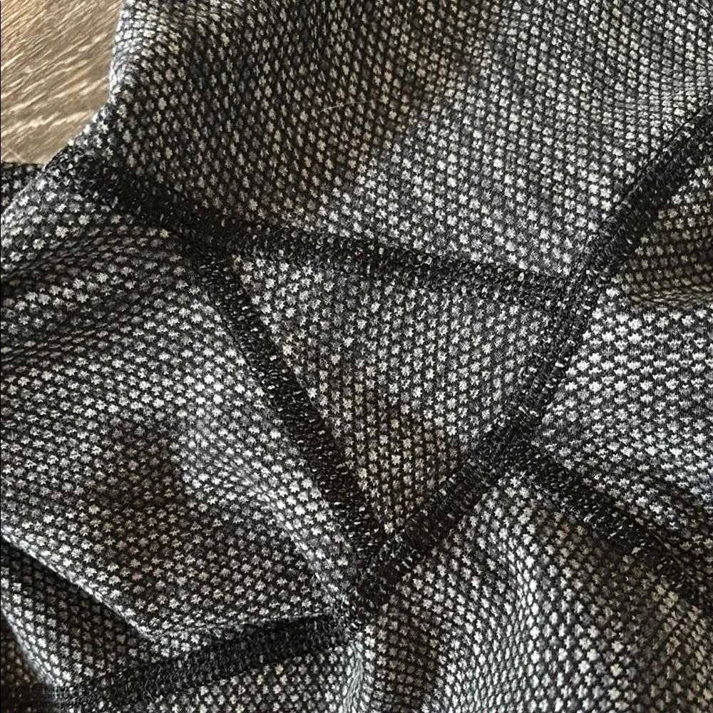 Lululemon Athletica Gray Cropped Leggings - Picture 4 of 5